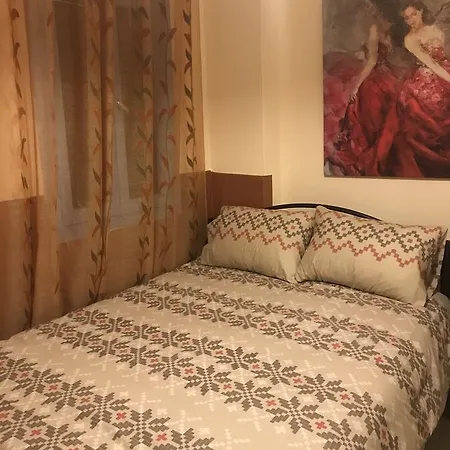 Anna's Traditional Hοme