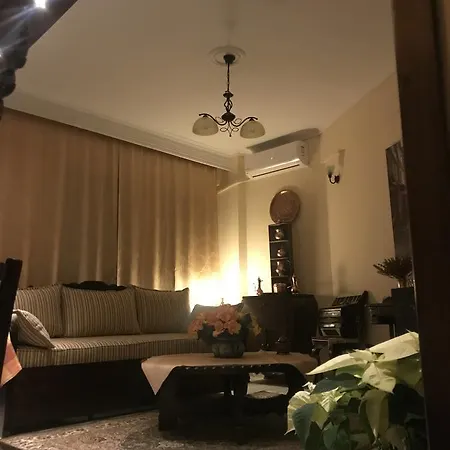 Anna's Traditional Hοme Appartement