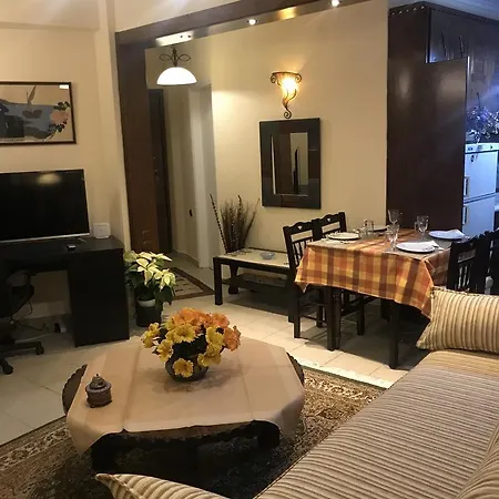 Apartment Anna's Traditional Hοme